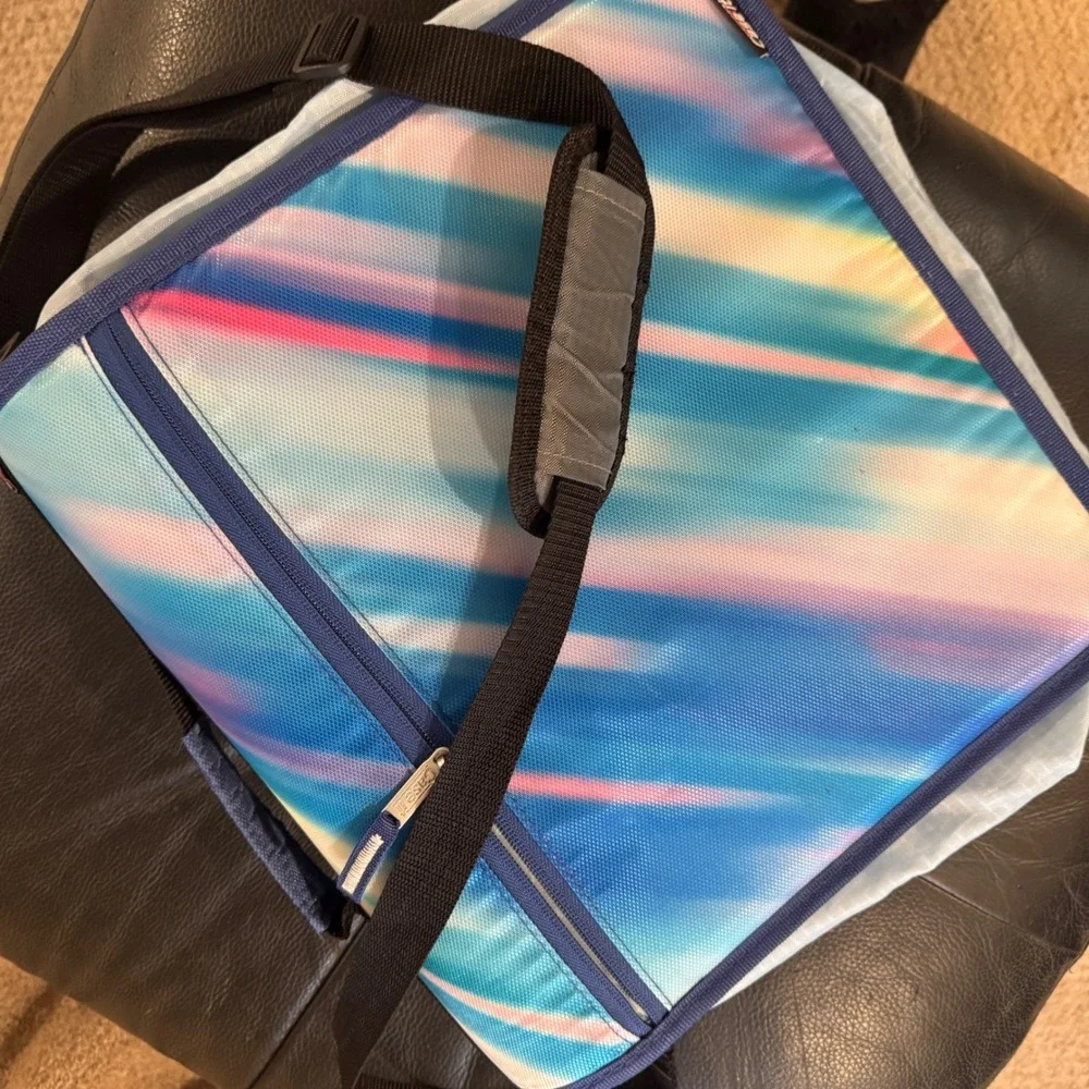 Case It Mighty Zip‎ Tab 3 Inch Zipper Ring Binder with Expanding File 600 Sheets